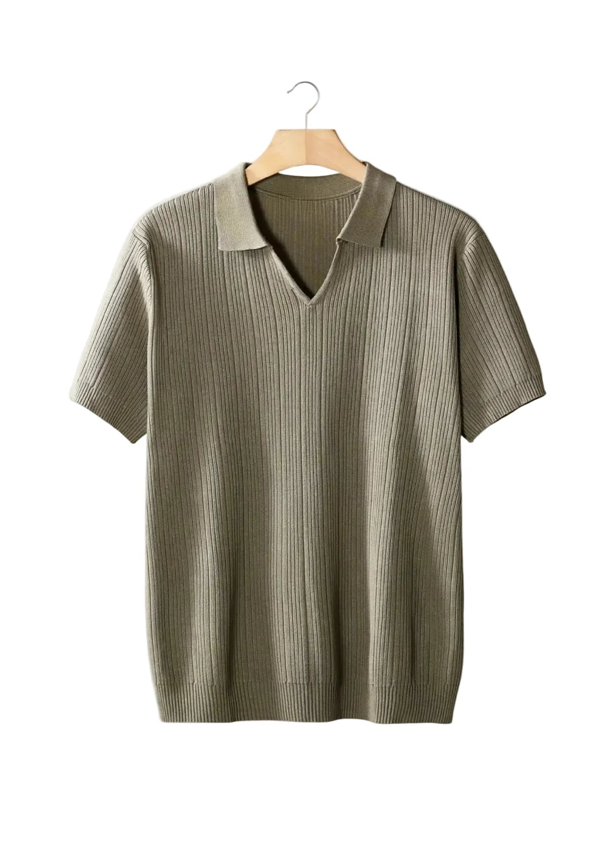 Men's short-sleeve polo shirt with ribbed fabric and open collar