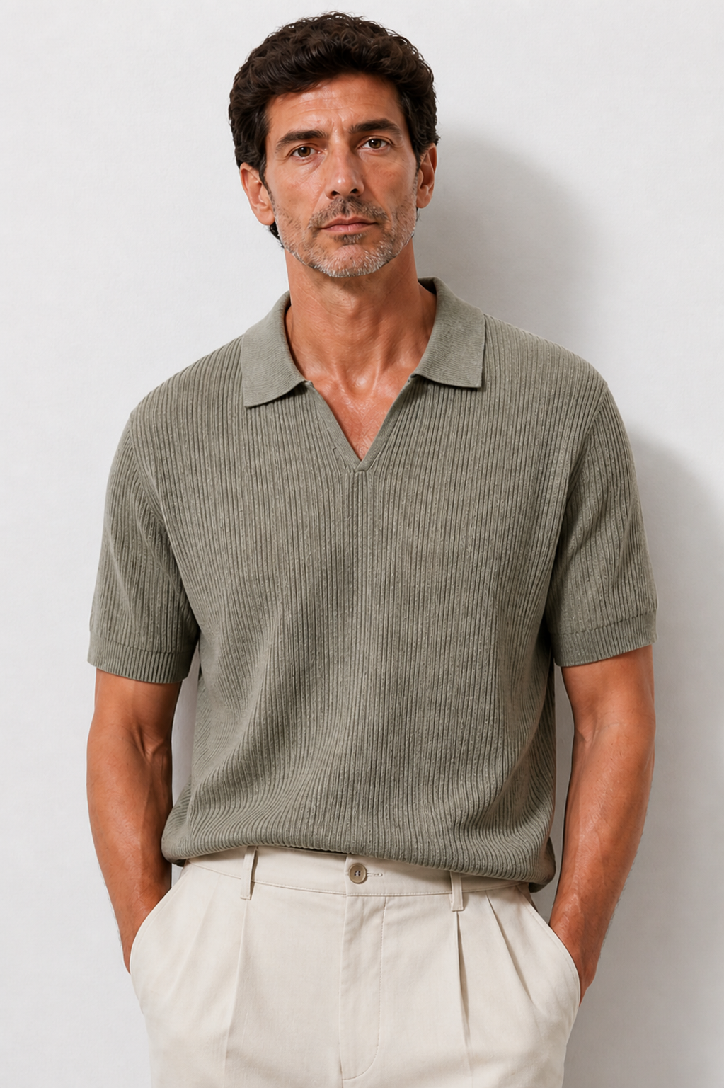 Men's short-sleeve polo shirt with ribbed fabric and open collar
