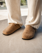 Men's slip-on clogs with low block heel