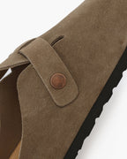 Men's slip-on clogs with low block heel