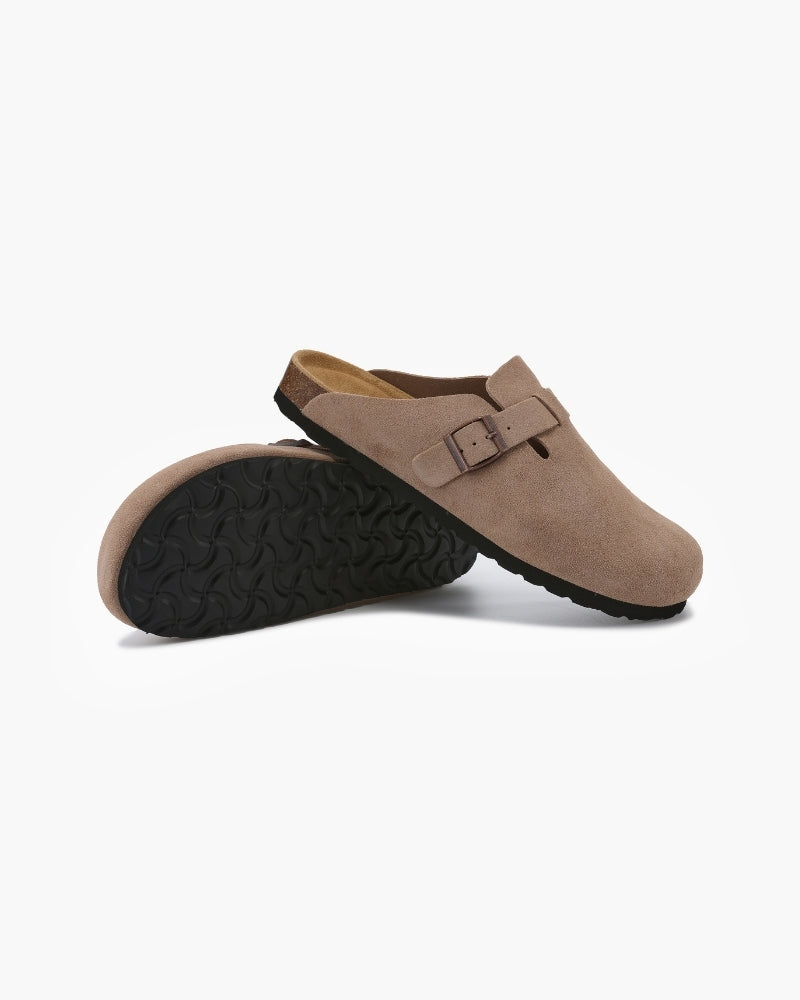 Men's slip-on clogs with low block heel