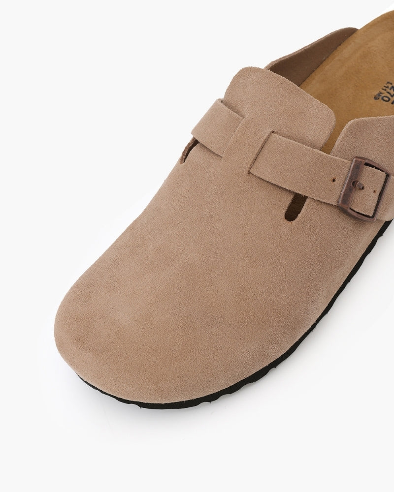 Men's slip-on clogs with low block heel
