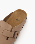 Men's slip-on clogs with low block heel