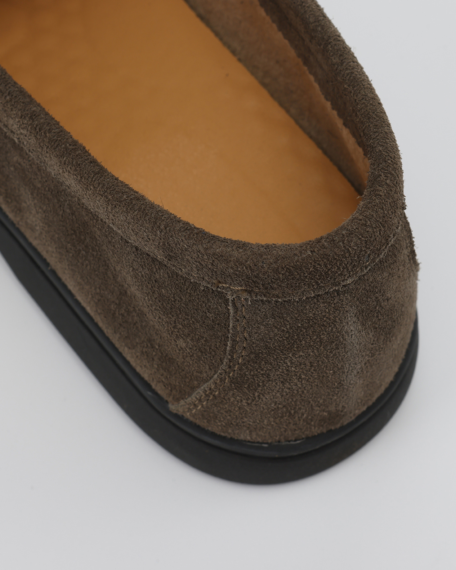 Men's slip-on loafers with black soles