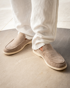 Men's slip-on loafers with moccasin toe