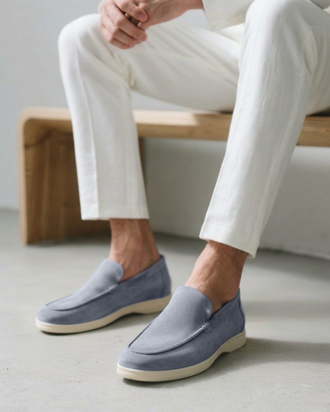 Men's slip-on loafers with moccasin toe
