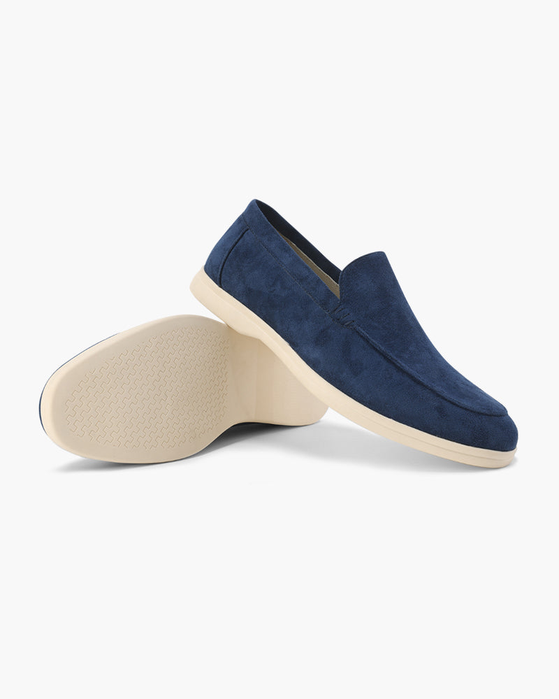 Men's slip-on loafers with moccasin toe