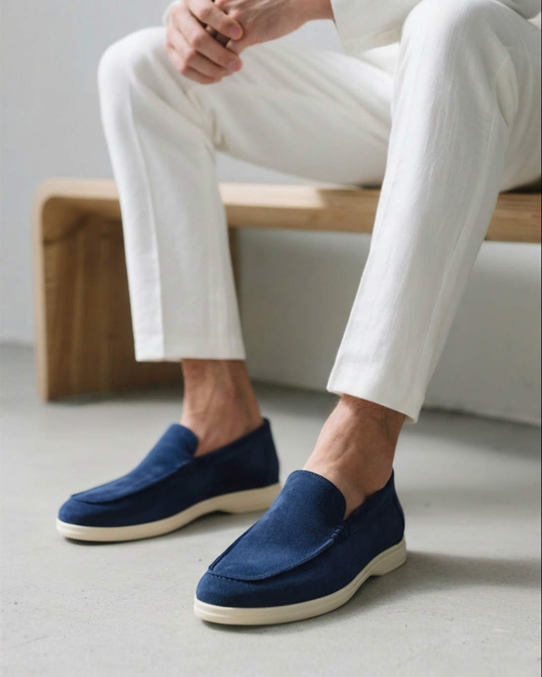 Men's slip-on loafers with moccasin toe