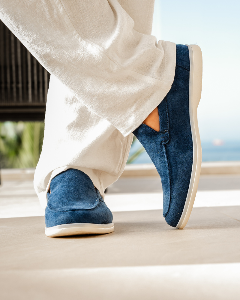 Men's slip-on loafers with moccasin toe