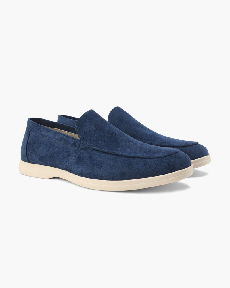 Men's slip-on loafers with moccasin toe