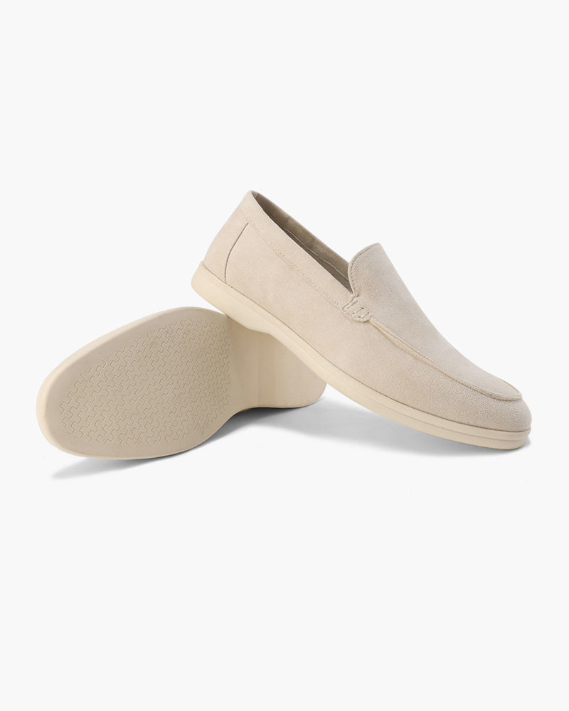 Men's slip-on loafers with moccasin toe