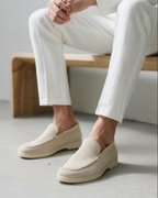 Men's slip-on loafers with moccasin toe