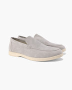 Men's slip-on loafers with moccasin toe