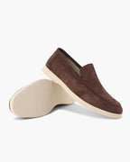 Men's slip-on loafers with moccasin toe