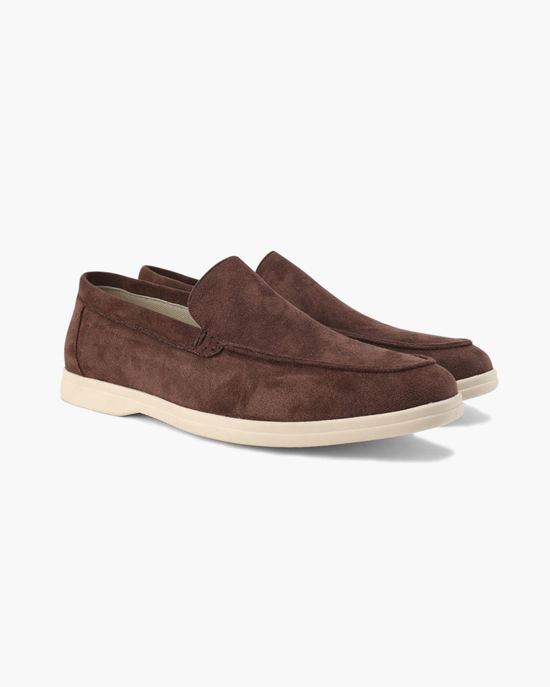 Men's slip-on loafers with moccasin toe