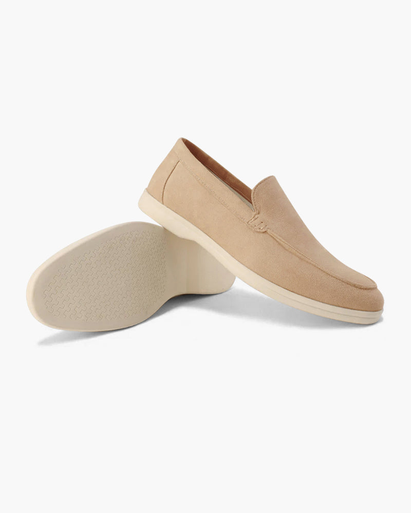 Men's slip-on loafers with moccasin toe