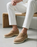 Men's slip-on loafers with moccasin toe