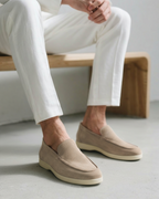 Men's slip-on loafers with moccasin toe