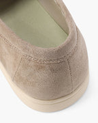 Men's slip-on loafers with moccasin toe