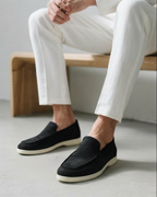 Men's slip-on loafers with moccasin toe