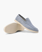 Men's slip-on loafers with moccasin toe