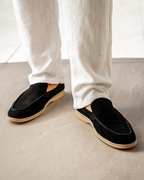 Men's slip-on loafers with moccasin toe and low heel