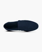 Men's slip-on loafers with moccasin toe and low heel