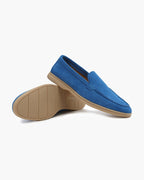Men's slip-on loafers with moccasin toe and low heel