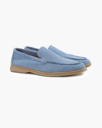 Men's slip-on loafers with moccasin toe and low heel