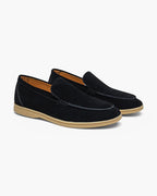 Men's slip-on loafers with moccasin toe and low heel