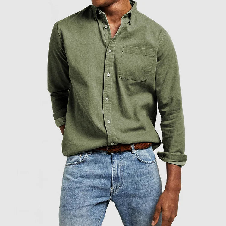 Men's spread-collar button-front weekend shirt
