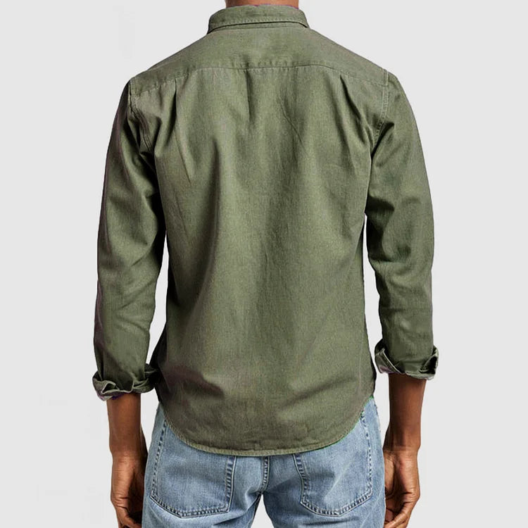Men's spread-collar button-front weekend shirt