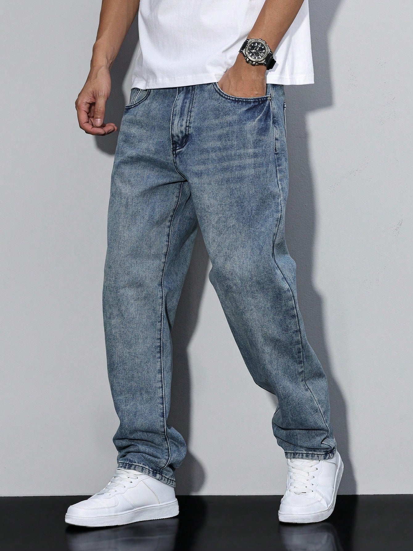 Men's straight leg wide-fit weekend jeans