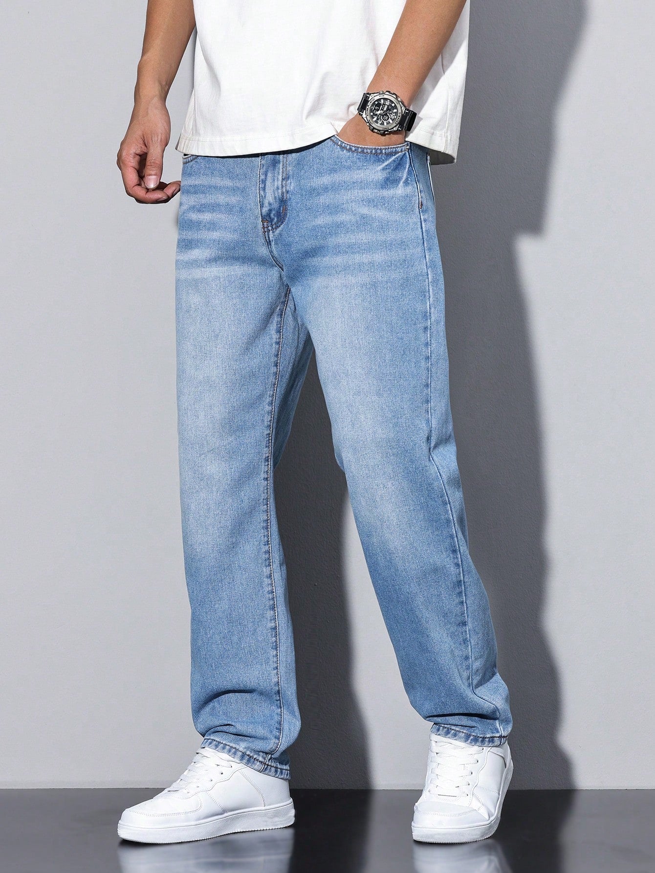 Men's straight leg wide-fit weekend jeans