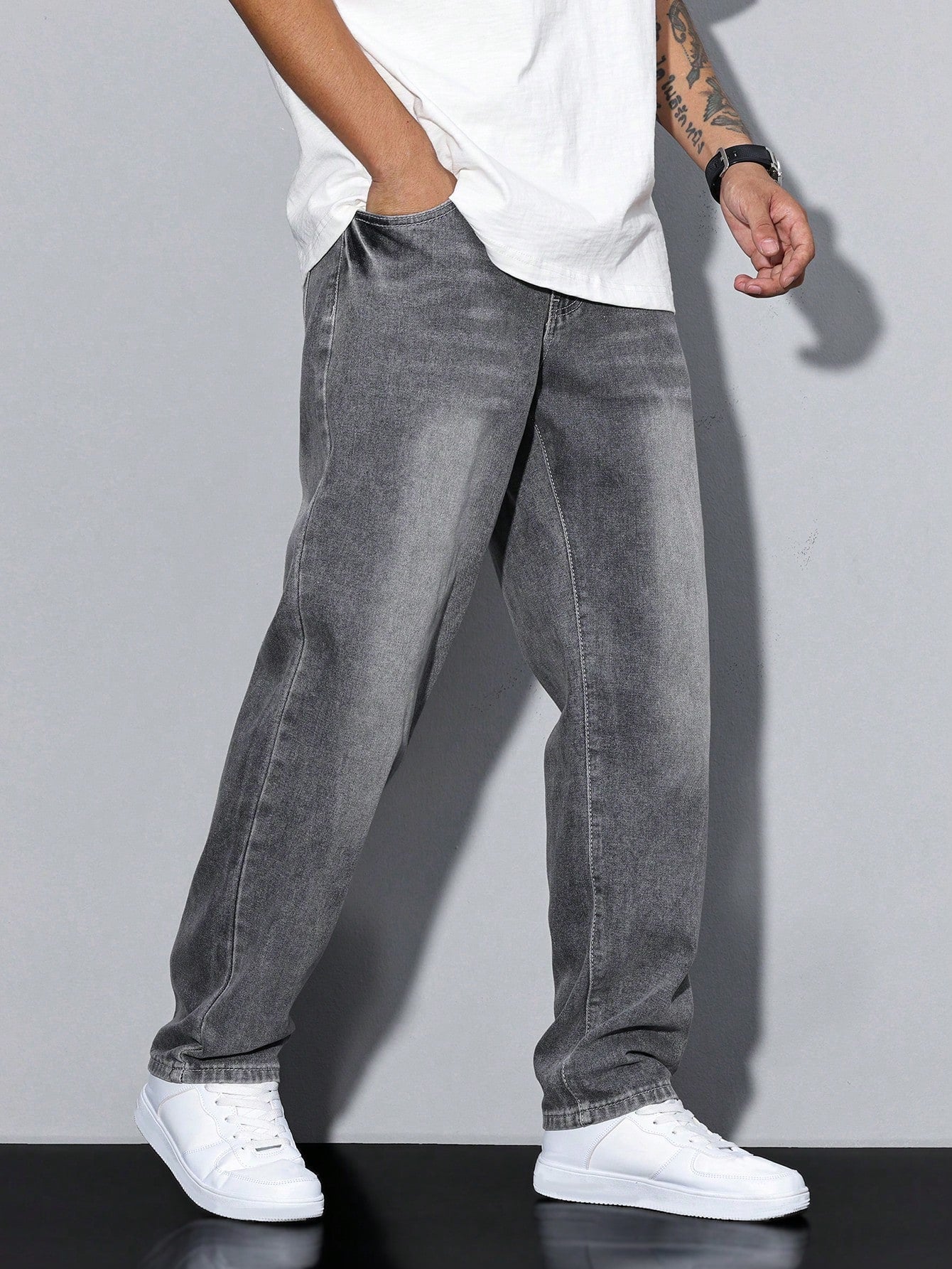 Men's straight leg wide-fit weekend jeans