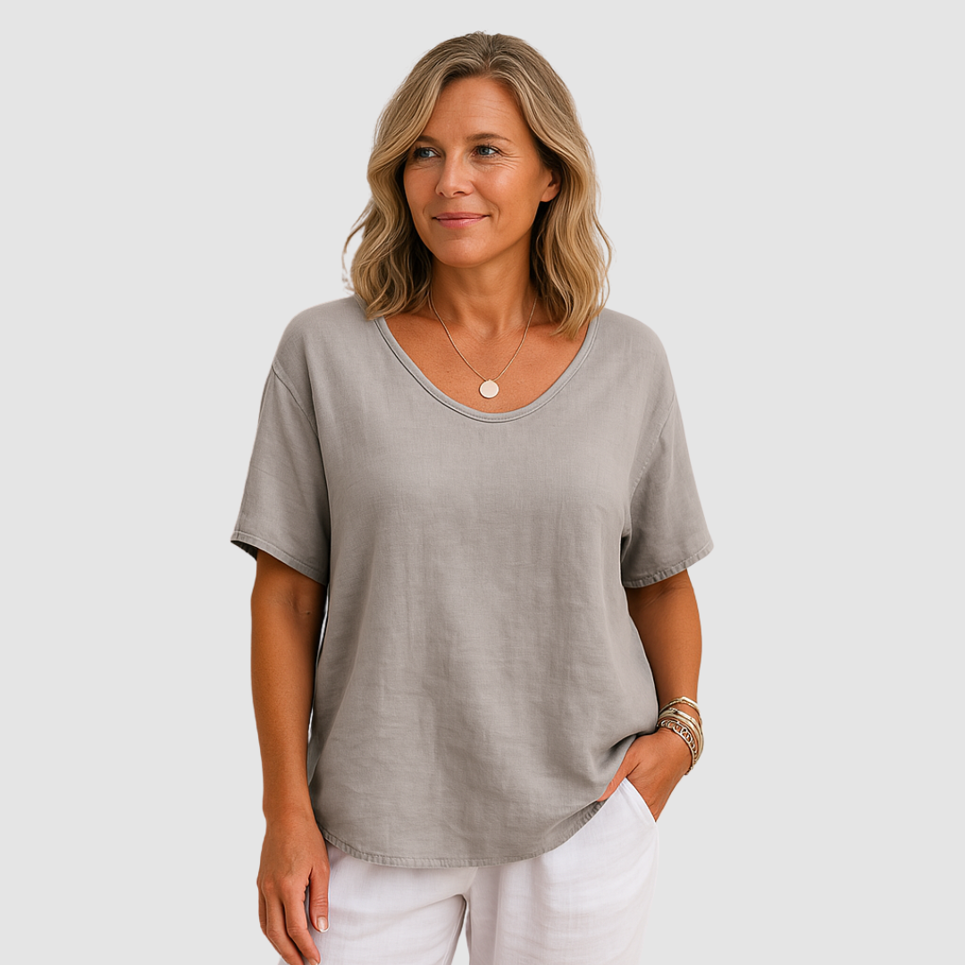 Women's oversized v-neck weekend t-shirt