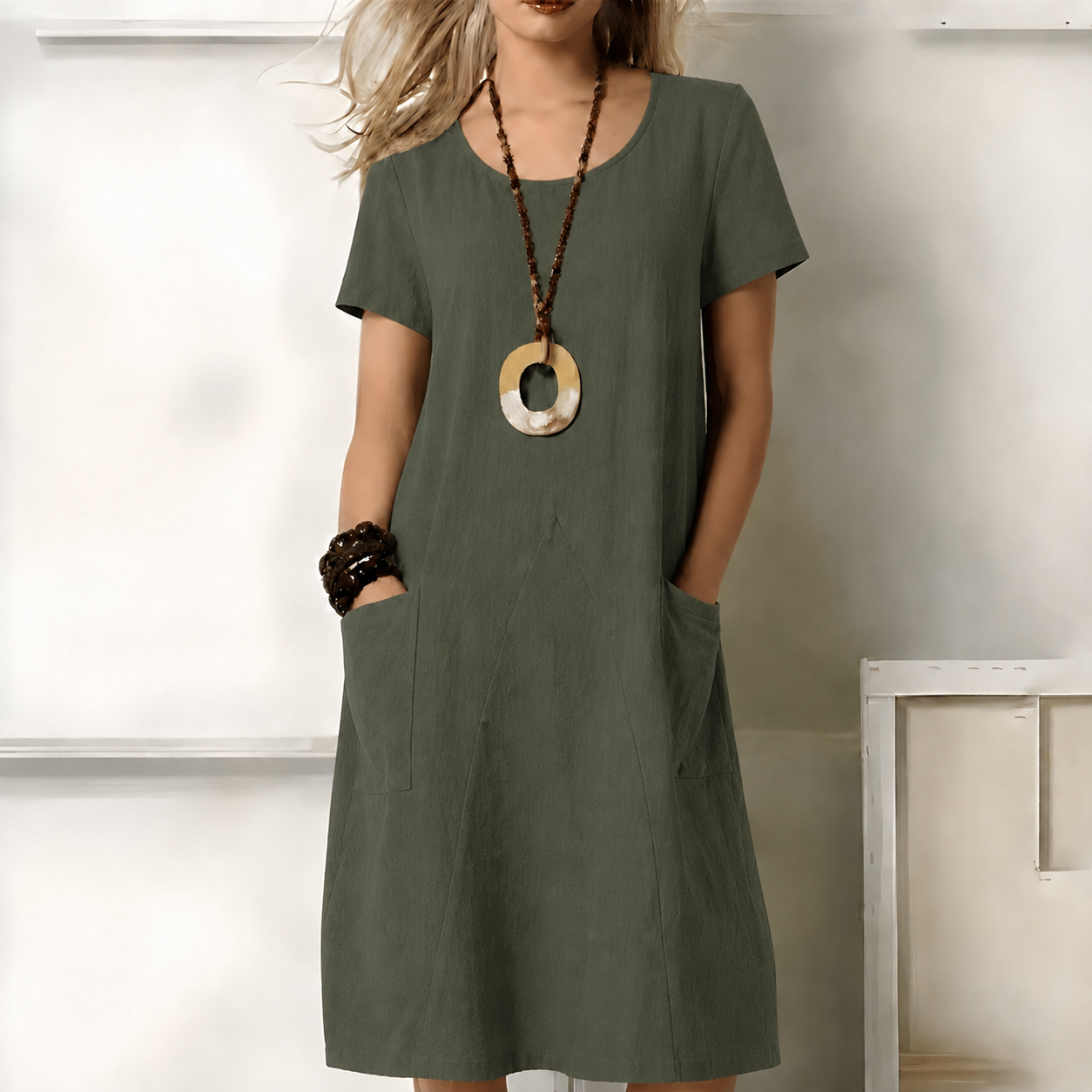 Women's short sleeve pocket midi dress