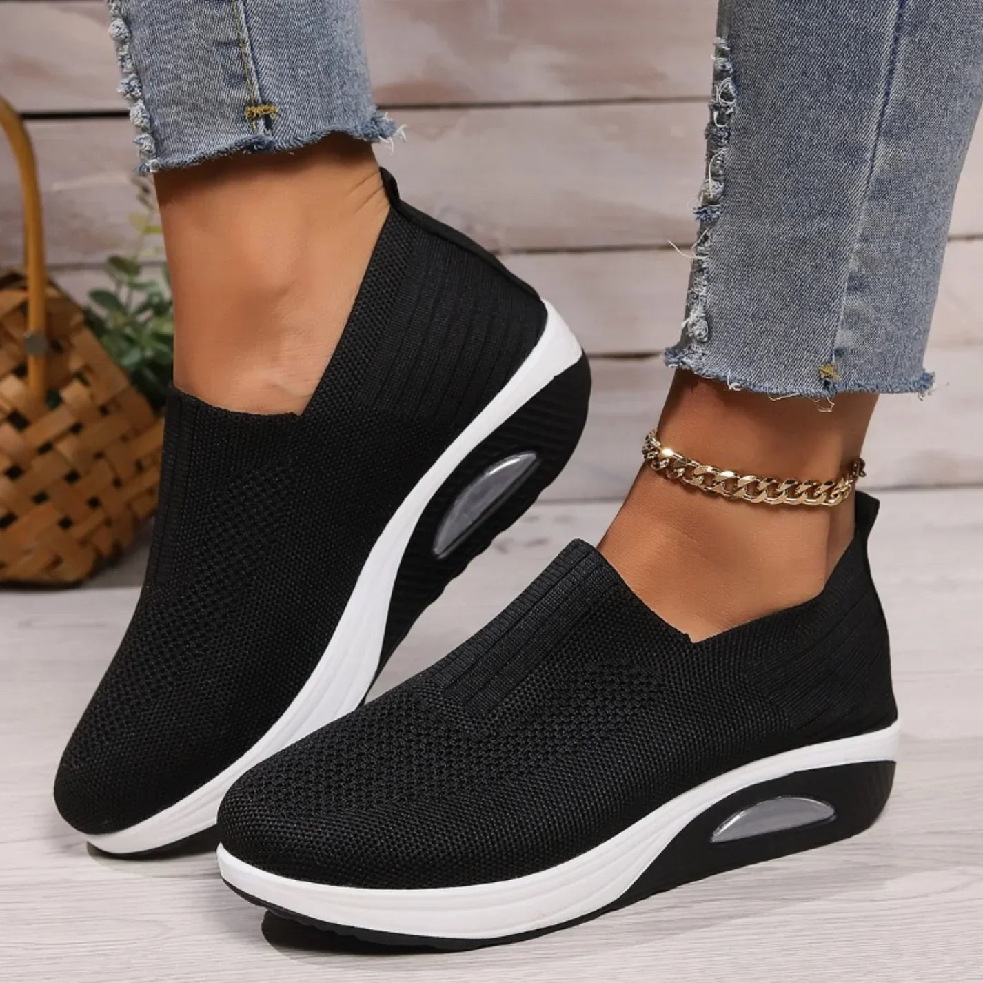 Women's slip-on platform weekend sneakers