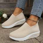 Women's slip-on platform weekend sneakers