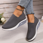 Women's slip-on platform weekend sneakers