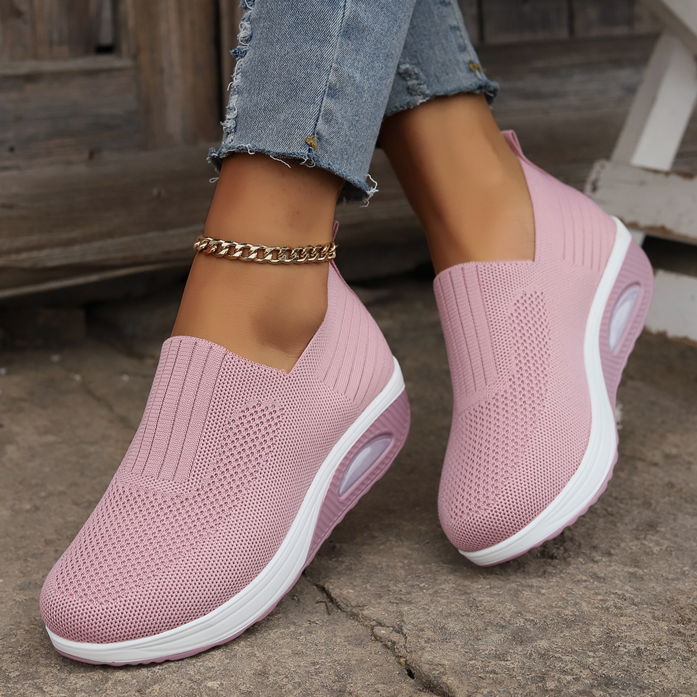 Women's slip-on platform weekend sneakers