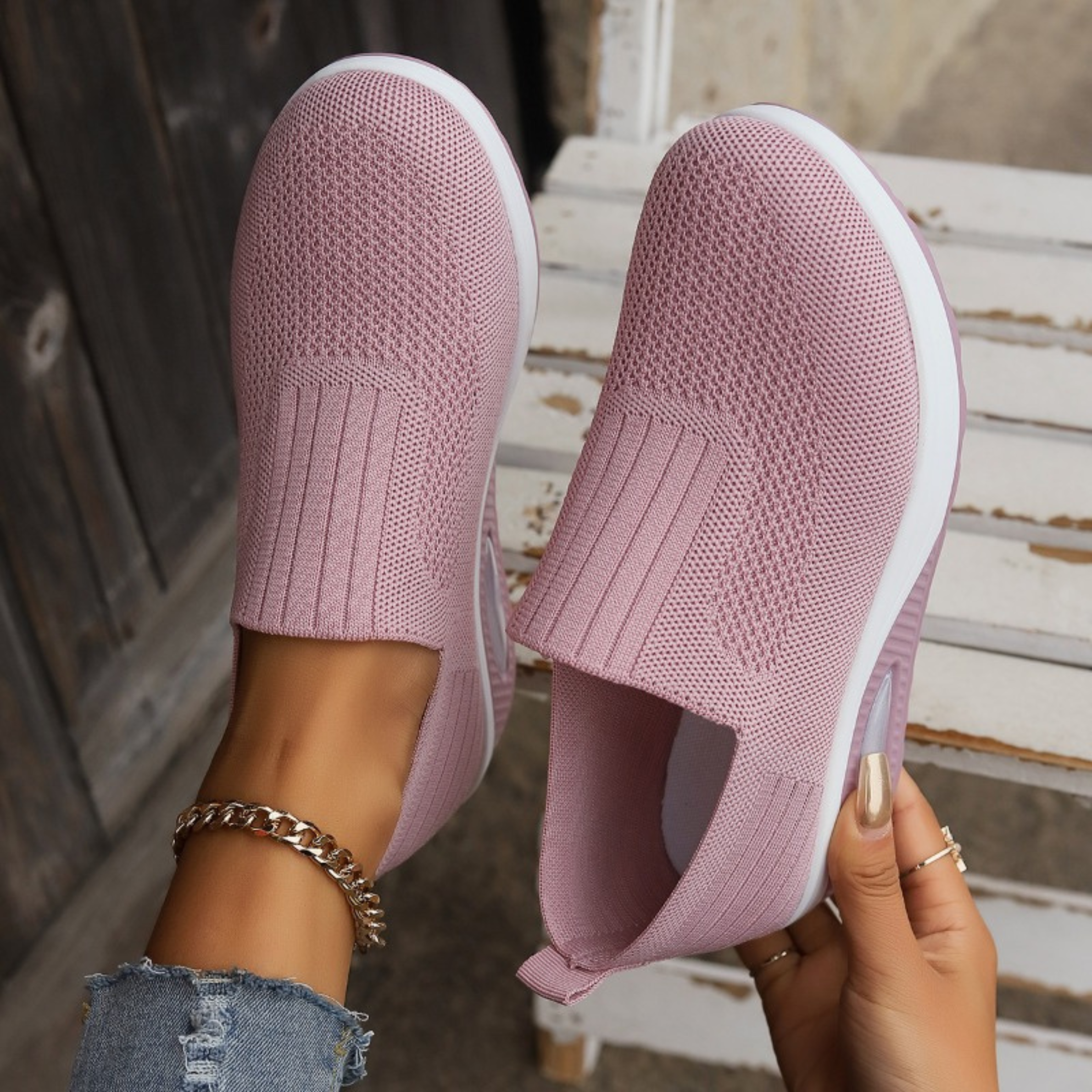 Women's slip-on platform weekend sneakers