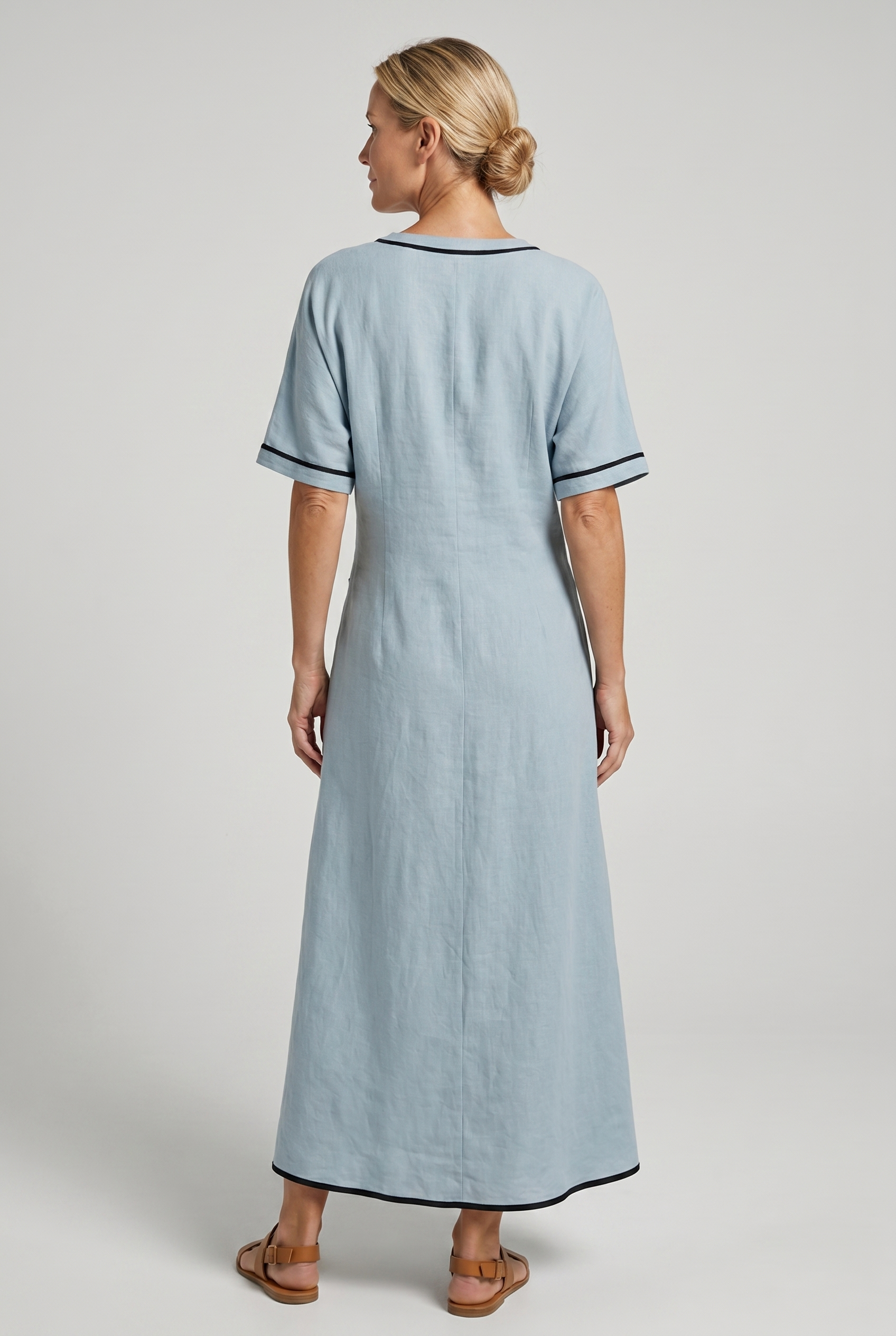 Women's twist-front v-neck maxi vacation dress