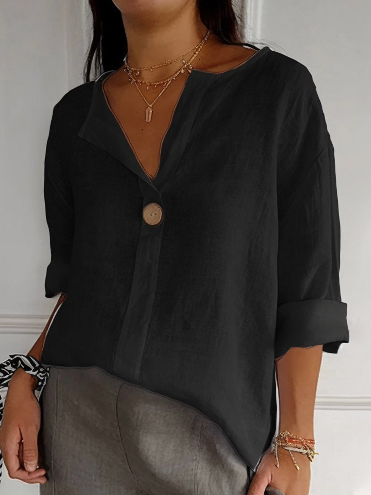 Women's v-neck three-quarter sleeve summer blouse