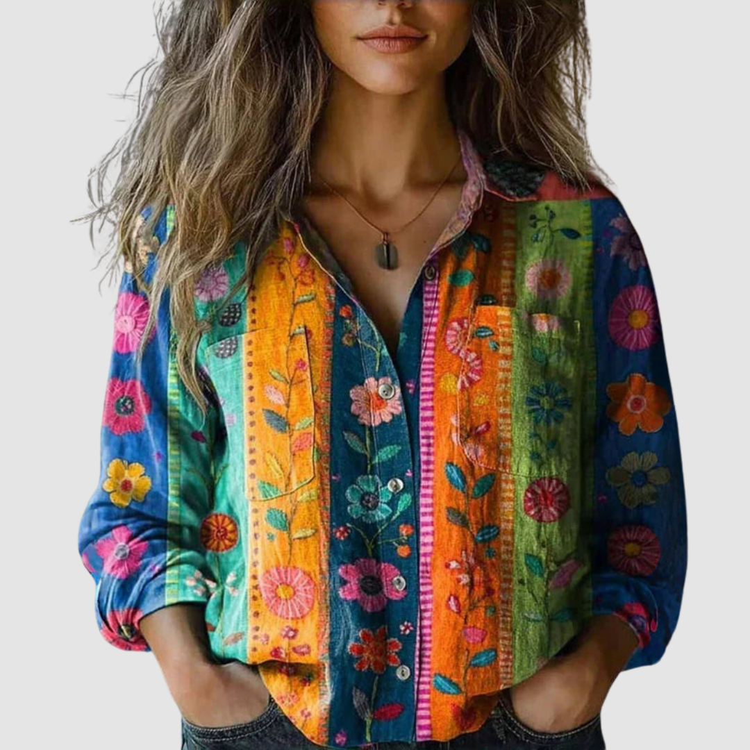 Women's vintage print spread-collar weekend blouse